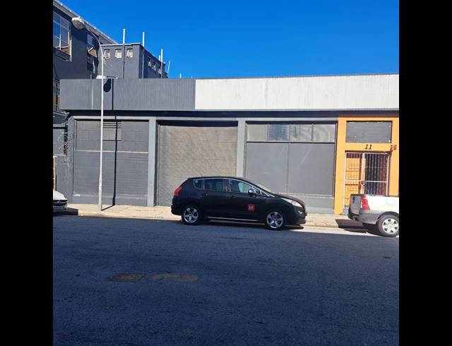 INDUSTRIAL PROPERTY TO RENT IN NORTH END